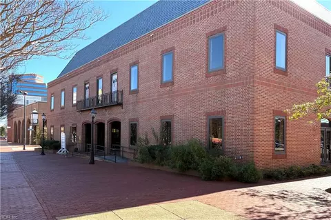 1 W Queen St, Hampton, VA 23669