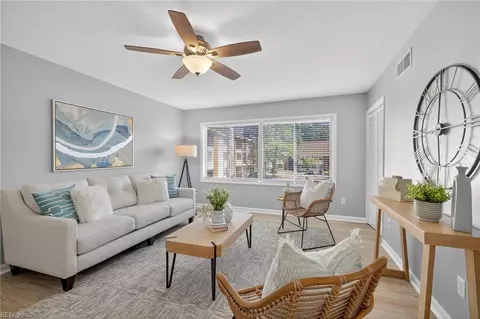 131 Hampton Club Dr, Hampton, VA 23666