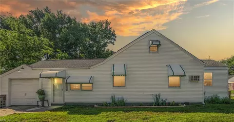 3426 Essex Cir, Norfolk, VA 23513