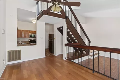 Entry Way - 214 N First St, Hampton, VA 23664 photo 3 of 3