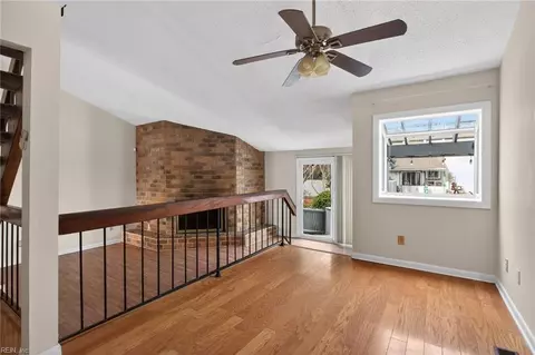 Living - 214 N First St, Hampton, VA 23664 photo 6 of 8