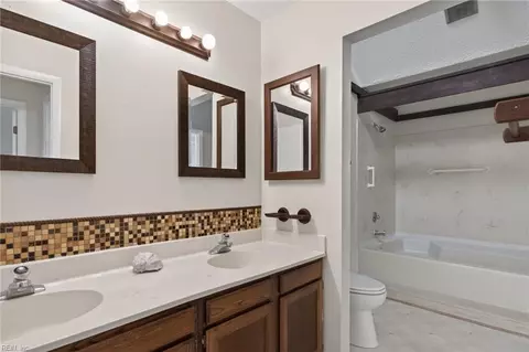 Bath - 214 N First St, Hampton, VA 23664 photo 5 of 5