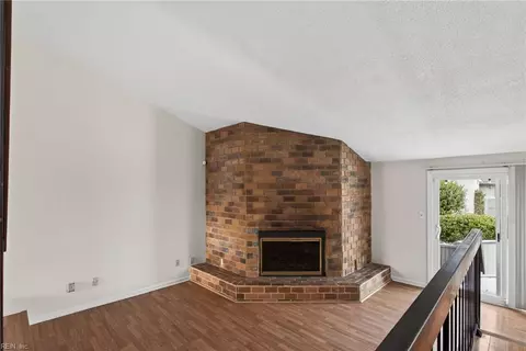 Living - 214 N First St, Hampton, VA 23664 photo 4 of 8