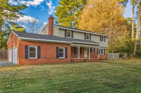 136 Old Dr, Chesapeake, VA 23322
