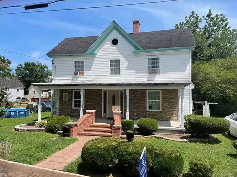 22 Boundary Ave, Onancock, VA 23417