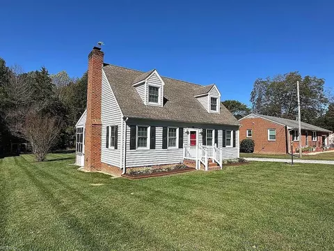 308 E North St, Wakefield, VA 23888
