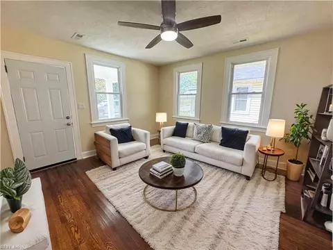 132 Ash Ave, Newport News, VA 23607