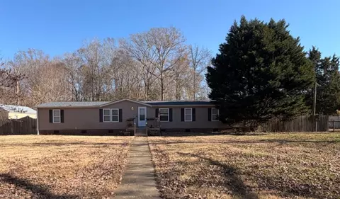 1214 Kansas St, Suffolk, VA 23434