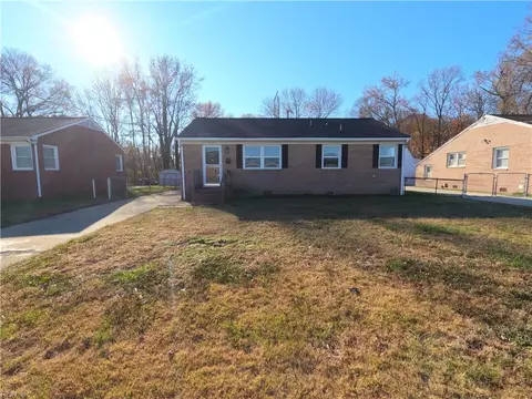 5301 Chestnut Ave, Newport News, VA 23605