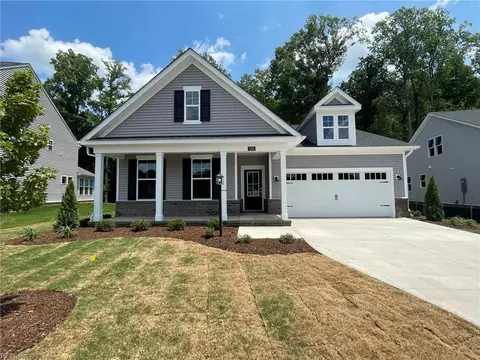 1122 Wharf Hill Dr, Smithfield, VA 23430