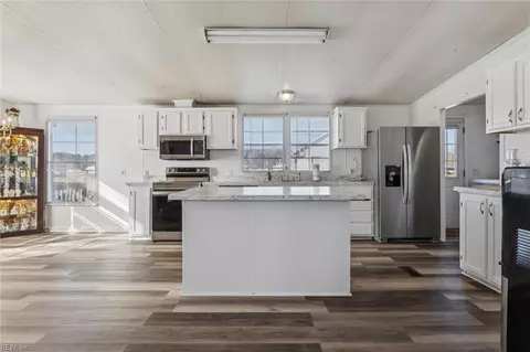 410 Brian Ct, Waverly, VA 23890