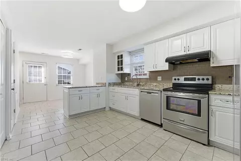 722 16th St #B, Virginia Beach, VA 23451