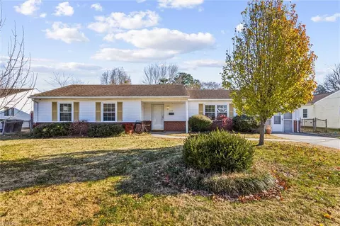 116 N Berwick Cres, Virginia Beach, VA 23452