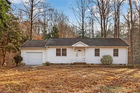 6926 Deerfield Ln, Gloucester, VA 23061
