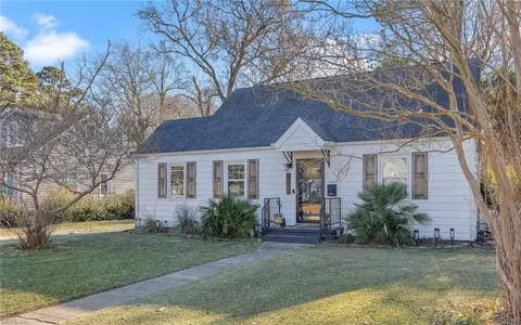 1315 Sunset Dr, Norfolk, VA 23503