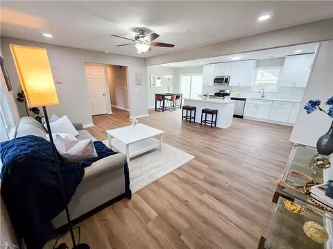 3101 Gaston Dr, Chesapeake, VA 23323
