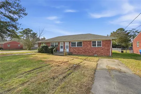 421 West Ln, Virginia Beach, VA 23454