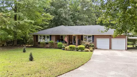 307 Shore Dr, Suffolk, VA 23434