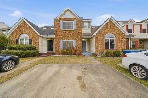 3208 Forest Green Dr, Virginia Beach, VA 23453