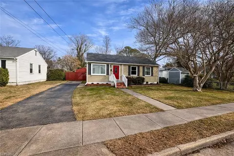 201 Courtney Dr, Hampton, VA 23669