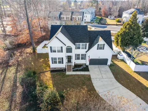 1004 Hillpoint Rd, Suffolk, VA 23434