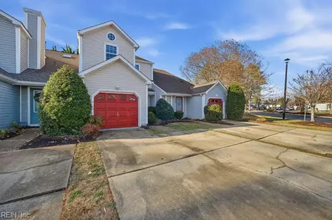 4987 Kemps Lake Dr, Virginia Beach, VA 23462