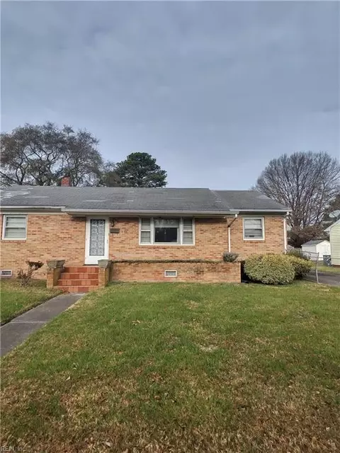 504 Eisenhower Cir, Portsmouth, VA 23701