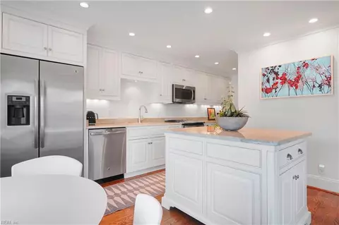 700 Oriole Dr #515, Virginia Beach, VA 23451