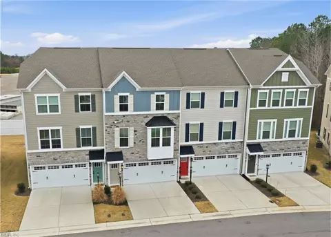 995 Gabion Way, Chesapeake, VA 23323