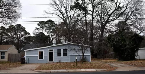 1209 Sparrow Rd, Chesapeake, VA 23325