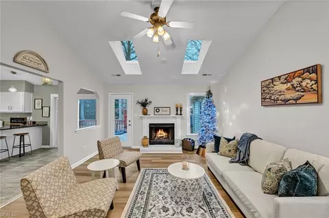 704 Yateley Ct, Chesapeake, VA 23322