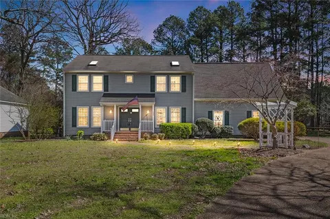 134 Winders Ln, Yorktown, VA 23692