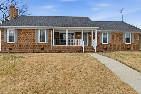 2628 Roundtree Cir, Chesapeake, VA 23323