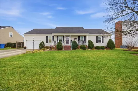 152 Downing Dr, Chesapeake, VA 23322