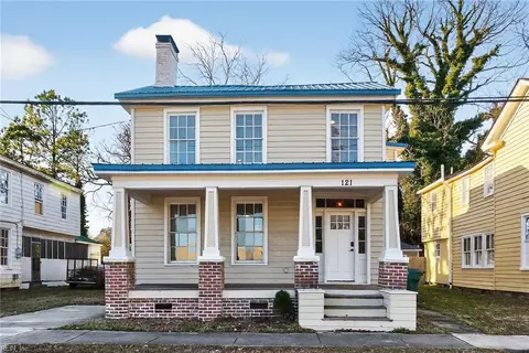 121 Pinner St, Suffolk, VA 23434