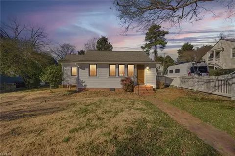 230 Nelson St, Yorktown, VA 23690