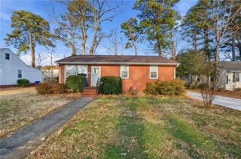 21 Sidney Pl, Newport News, VA 23601