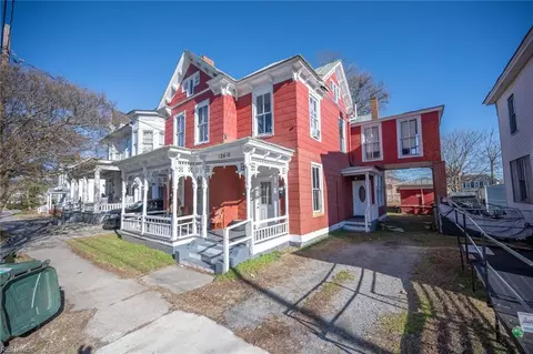 124 Chestnut St, Suffolk, VA 23434