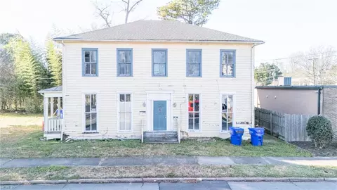 129 Chestnut St, Suffolk, VA 23434
