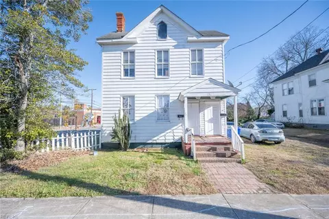 132 Chestnut St, Suffolk, VA 23434
