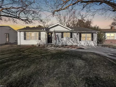 566 River Creek Rd, Chesapeake, VA 23320