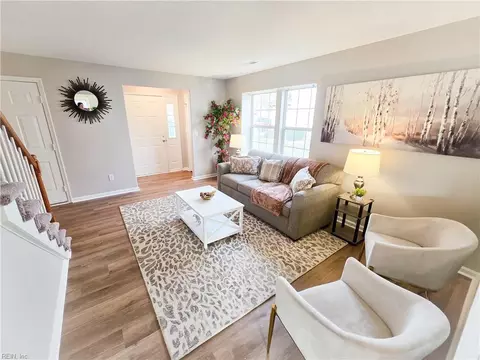 6218 Oakglen Dr, Suffolk, VA 23435