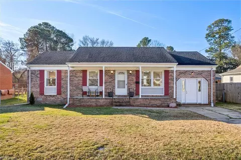 36 Pennington Ave, Newport News, VA 23606