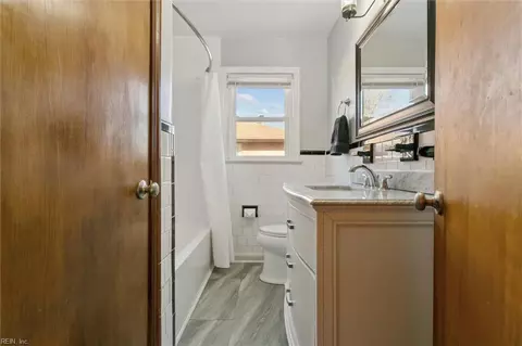 Bath - 66 Cline Dr, Hampton, VA 23666 photo 1 of 4