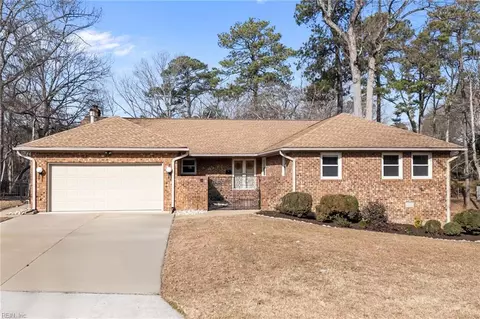 5 Lantern Cir, Newport News, VA 23606