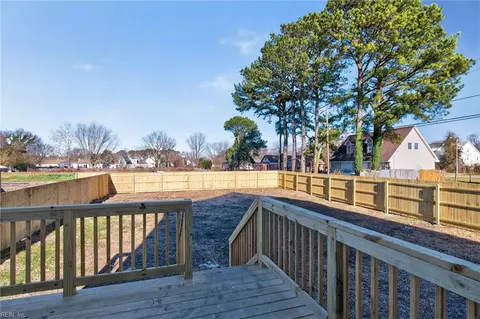 Exterior - 3213 Shell Rd, Hampton, VA 23661 photo 4 of 6