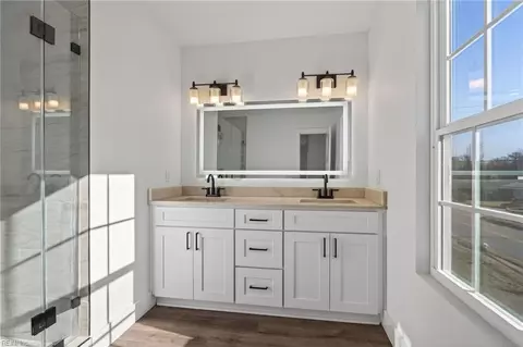 Bath - 3213 Shell Rd, Hampton, VA 23661 photo 3 of 4