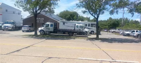 2512 W Pembroke Ave, Hampton, VA 23661