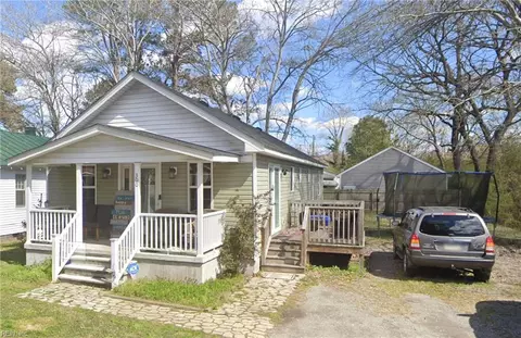 300 Fuller St, Suffolk, VA 23434