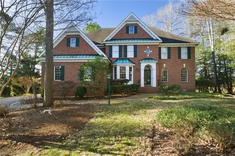 20480 W Creek Pl, Smithfield, VA 23430